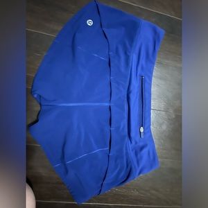 blue size 4 lulu shorts, to big for me